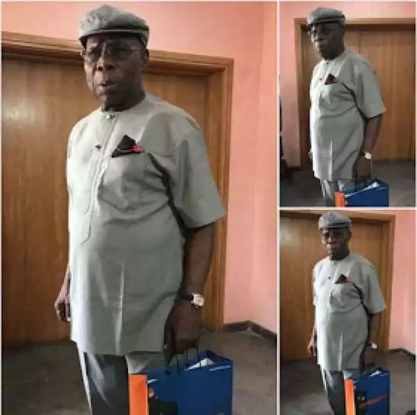 Ex President Olusegun Obasanjo Looking Young As He Rocks Made In Aba Attire. Photos